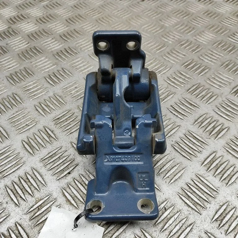 Aizmugurējā apakšējā eņģe A9107409100