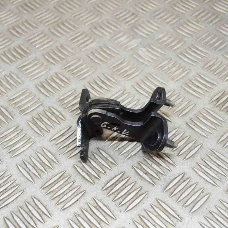 Aizmugurējā apakšējā eņģe 701JBU