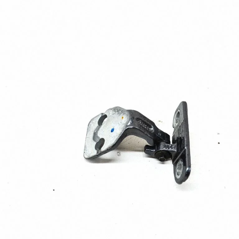 Aizmugurējā apakšējā eņģe BJ32228A65CB