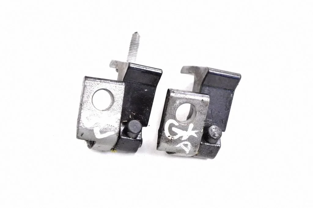 Rear door lower hinge – left