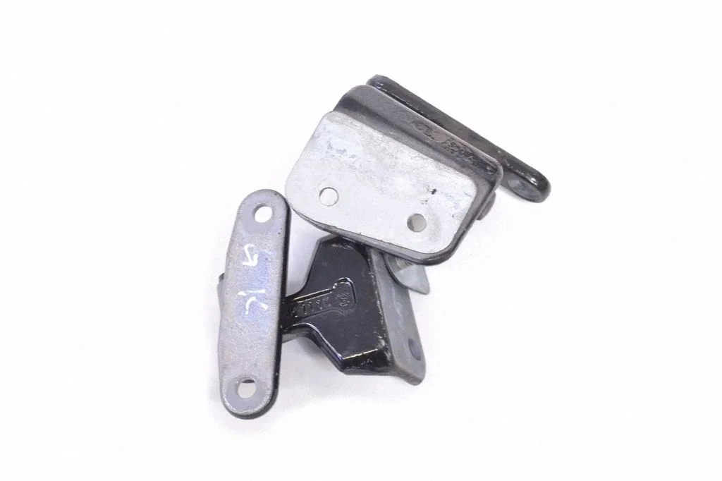 Rear door lower hinge – Mercedes-Benz S-Class W221 (2005-2013)