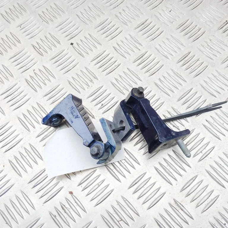 Rear door hinge set – Porsche Taycan 9J1 (2019-)
