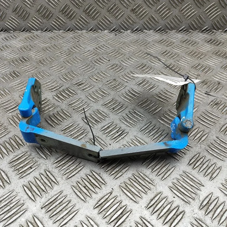 Tagaukse hingede komplekt 2K5827152