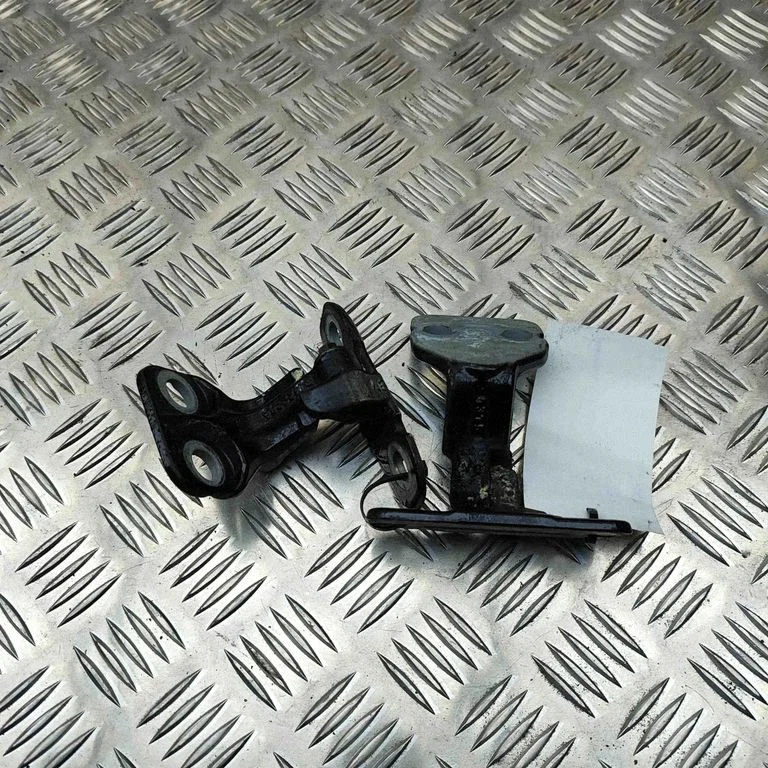 Komplet zawiasów drzwi tylnych BJ32228A64DB