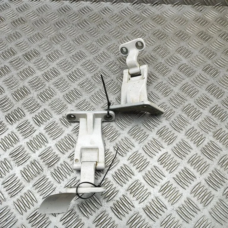 Aizmugurējo eņģu komplekts 2K7827153A