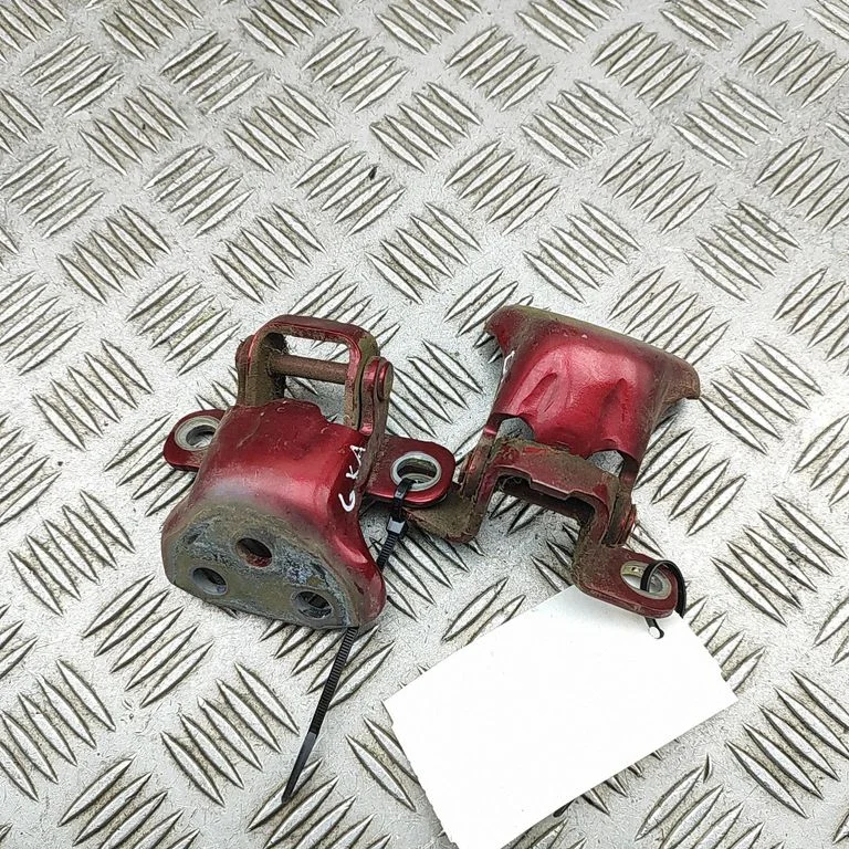 Aizmugurējo eņģu komplekts 8983956091
