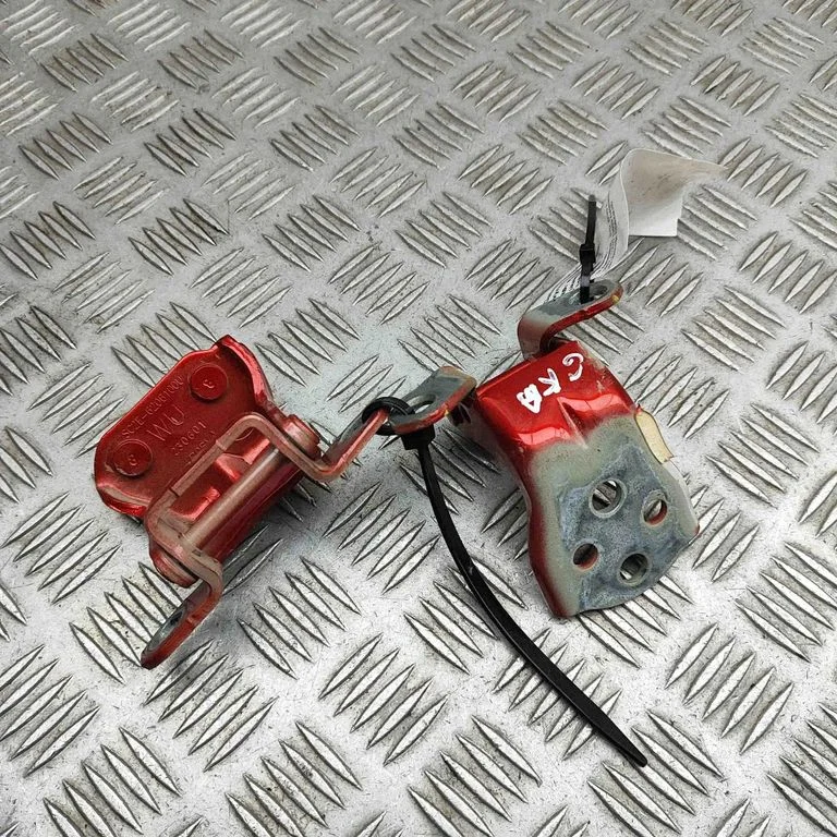 Komplet zawiasów drzwi tylnych ST6106109CU