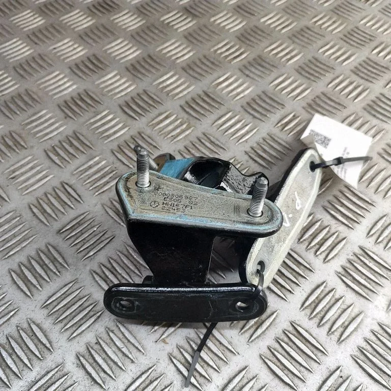 Tagaukse hingede komplekt – Mercedes-Benz GLE-klass W167 (2019-)