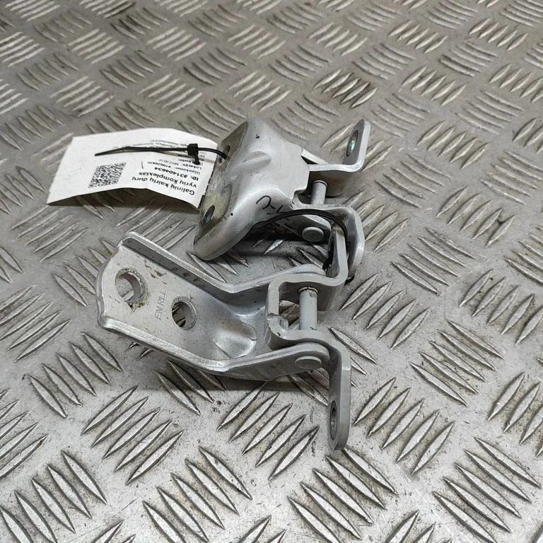 Rear door hinge set – Hyundai Grand Santa Fe NC (2014-2018)