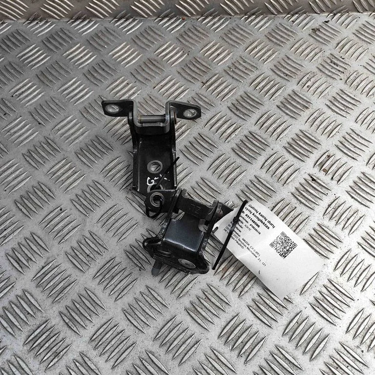 Rear door hinge set KB7W73240