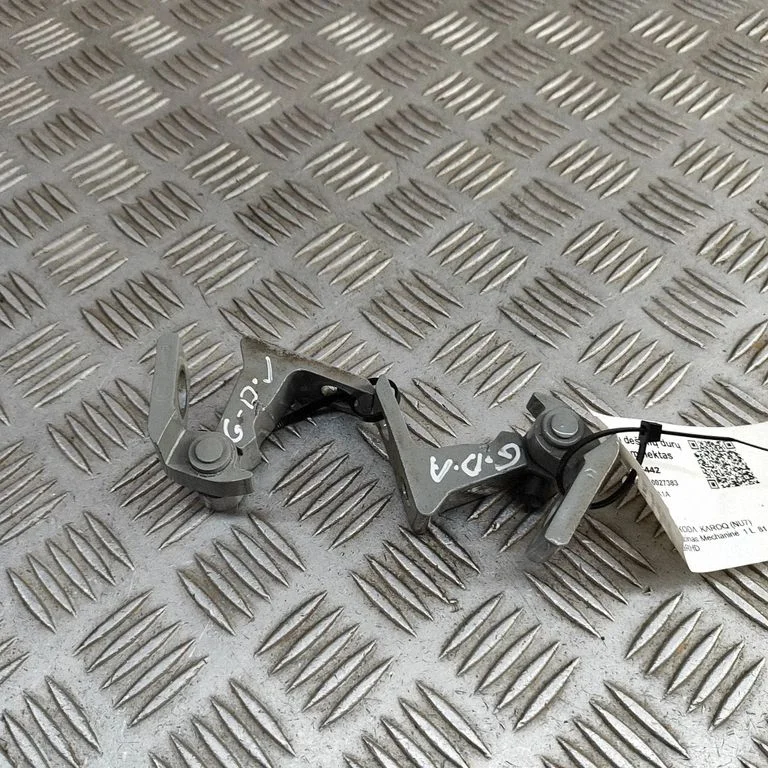 Tagaukse hingede komplekt 8X4833408A