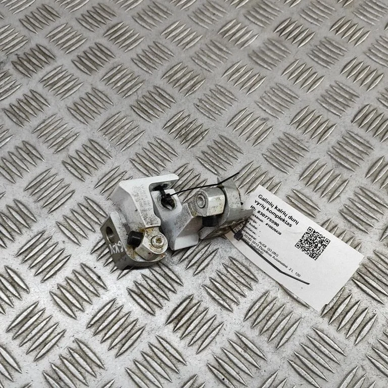 Aizmugurējo eņģu komplekts 8V0831401
