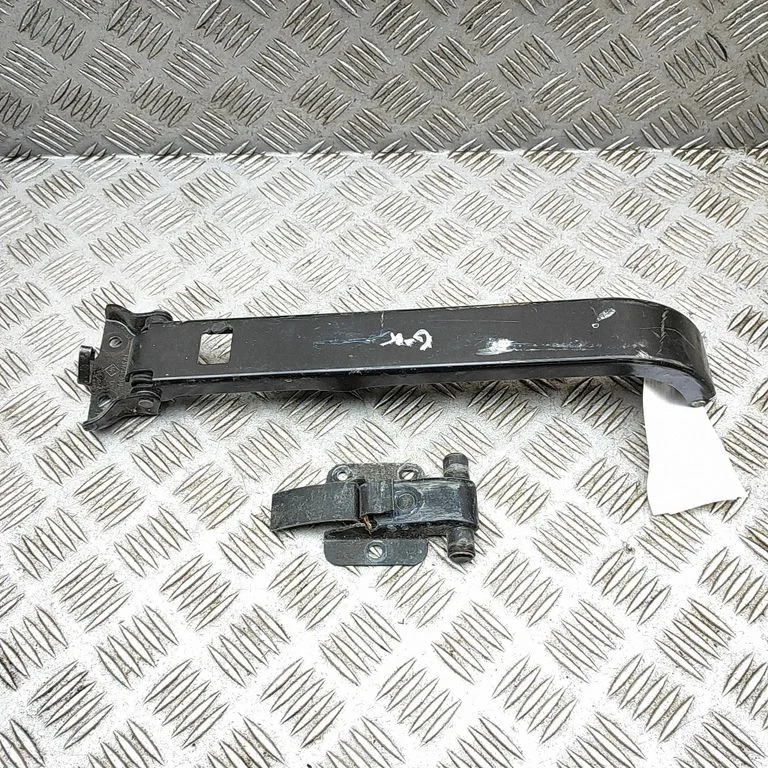 Rear door check strap stopper – Opel Movano B (2010-2022)