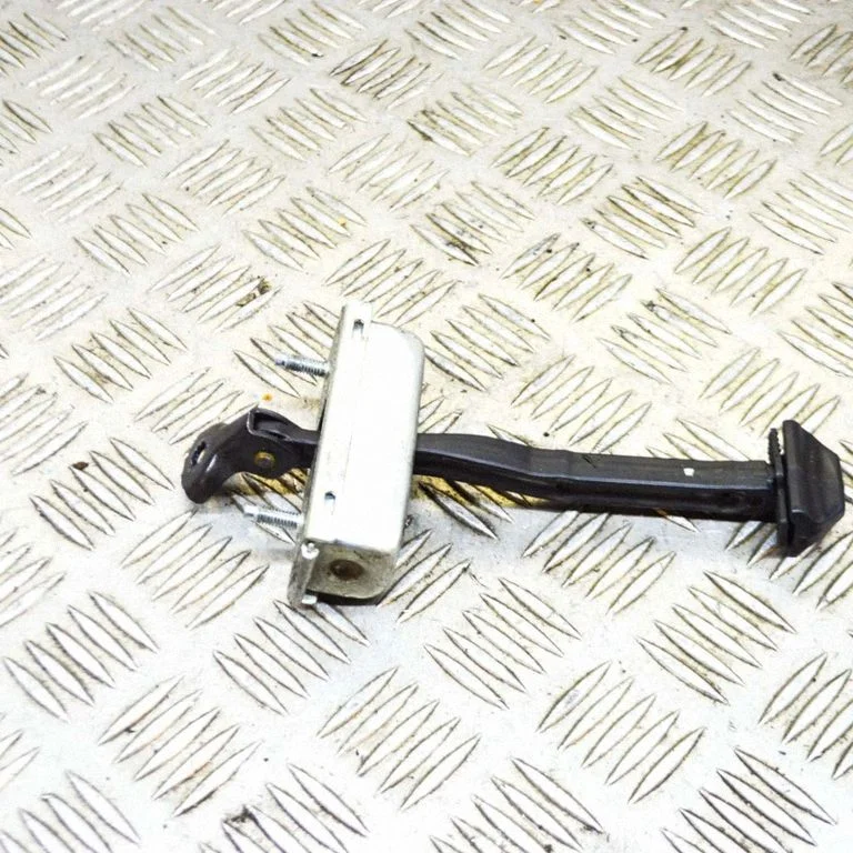 Aizmugurējo durvju atvēršanas ierobežotājs J9D327200AA
