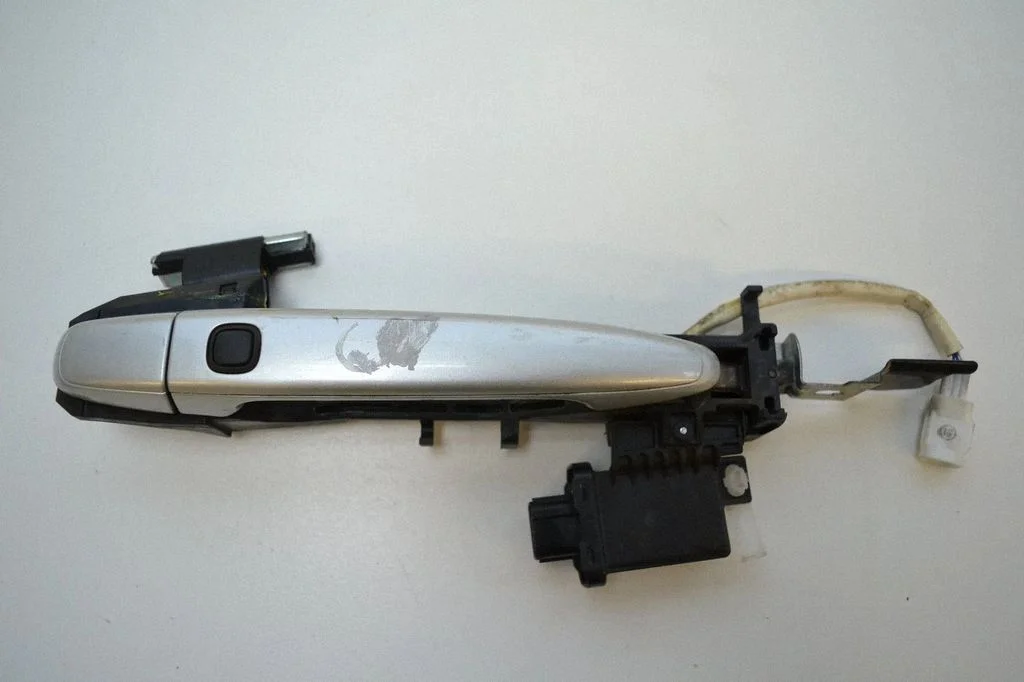 Rear door exterior handle – Lexus GS 300 350 430 450H (2005-2012)