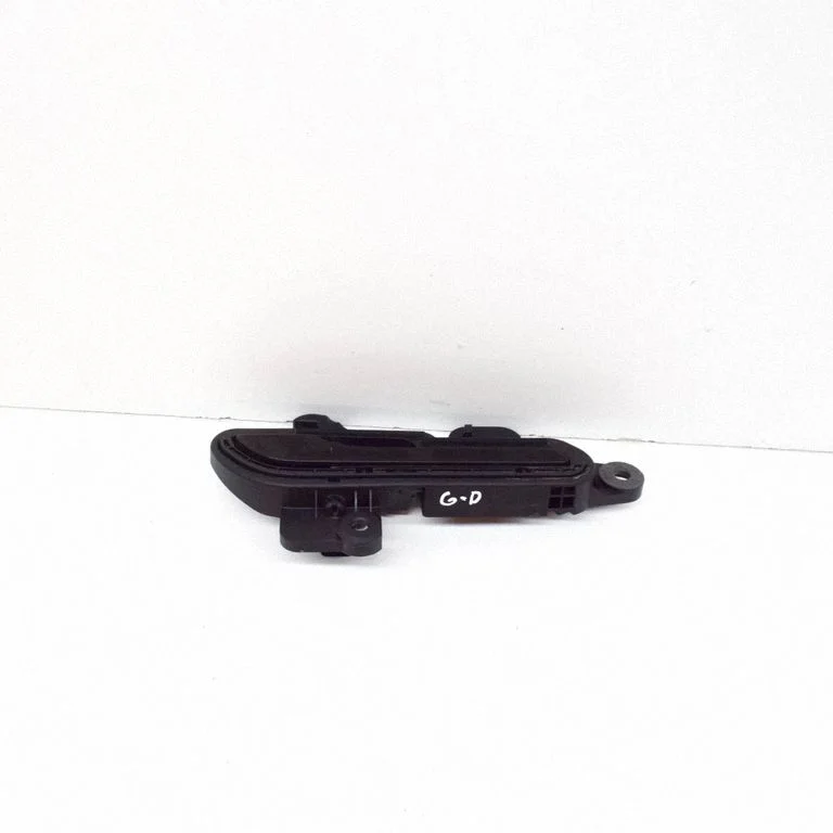 Rear door exterior handle – Tesla Model Y (2020-)