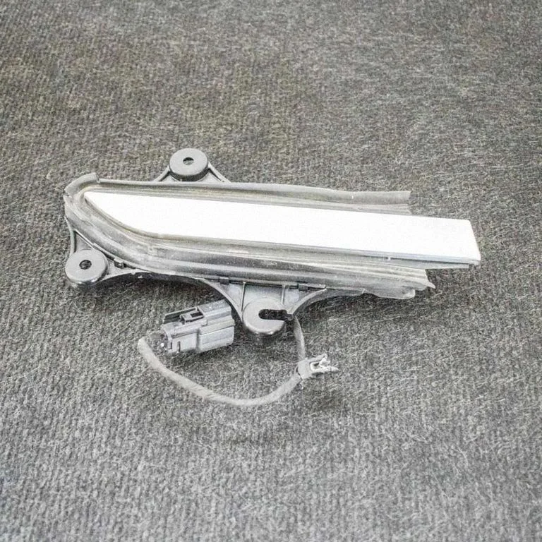 Aizmugurējo durvju ārējais atvēršanas rokturis – Tesla Model S (2012-)