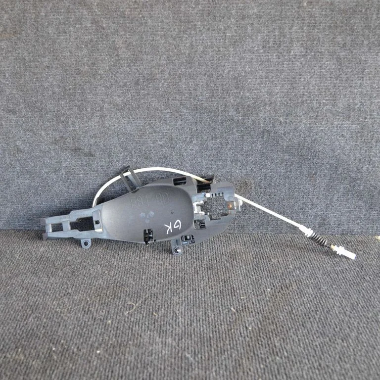 Tagaukse sisemine käepide – BMW X1 E84 (2009-2015)