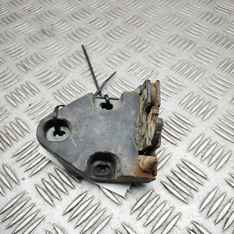 Rear door lock – Renault Trafic III (X82) (2014-)