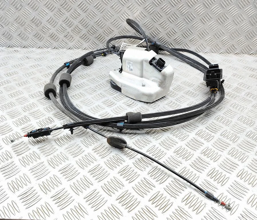 Zamek drzwi tylnych KK31V264A01BM