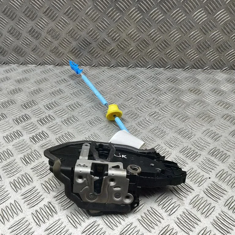Rear door lock 5A160D1