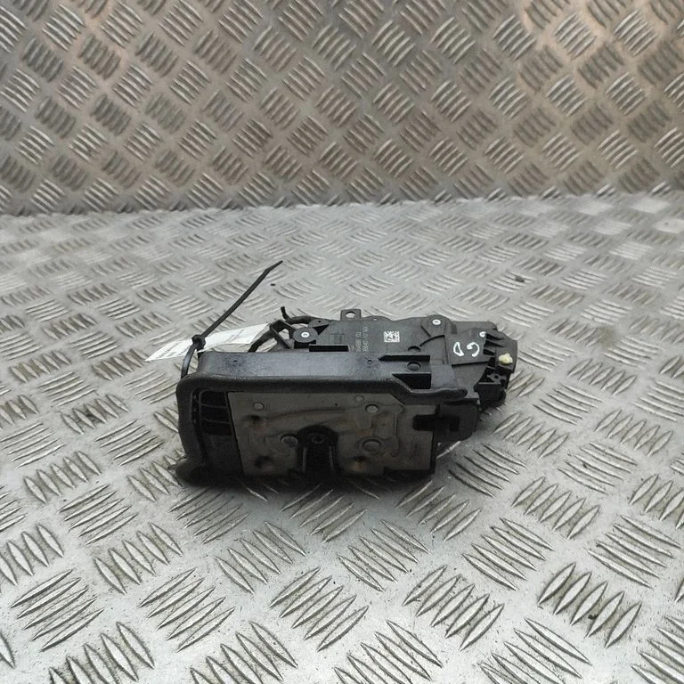 Rear door lock 9464886