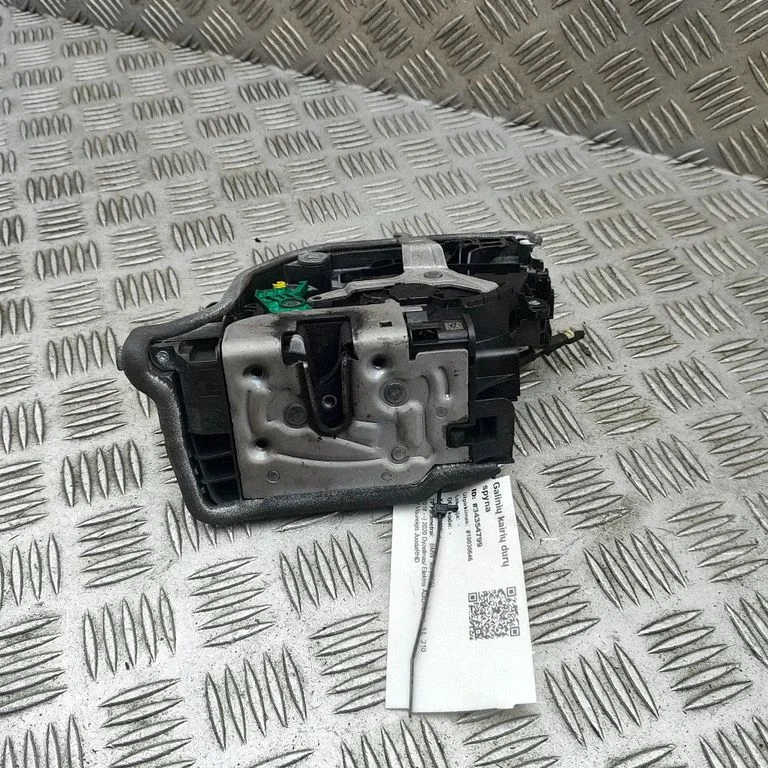 Rear door lock 9464885