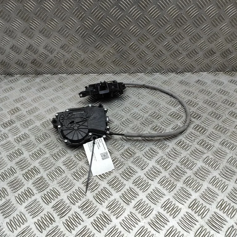 Rear door lock 7LA843604AE