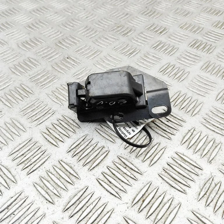 Rear door lock – right