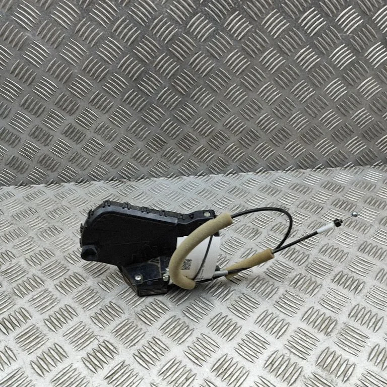 Rear door lock 6905033120