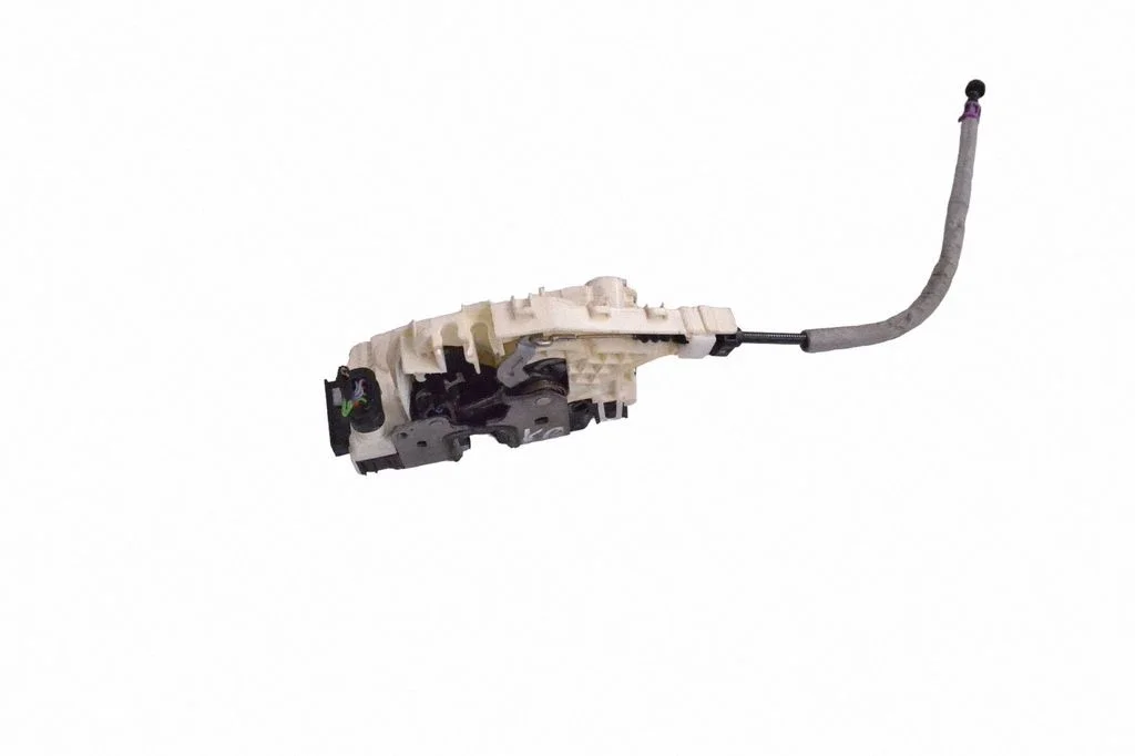 Rear door lock A0997300535