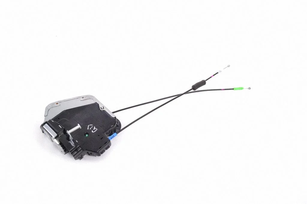 Rear door lock 9101117