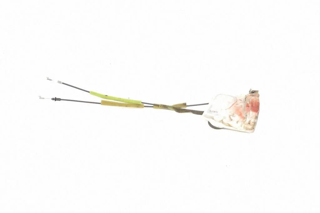 Rear door lock 4I04C0100