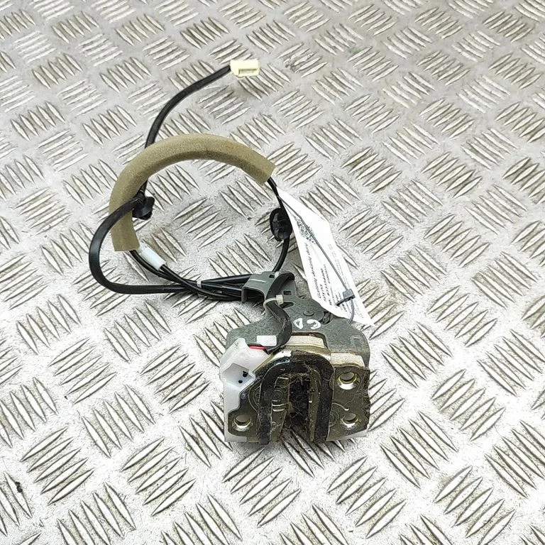Aizmugurējo durvju slēdzene 8983375481