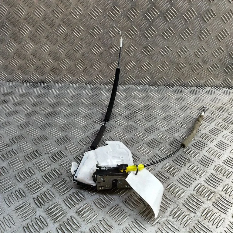 Aizmugurējo durvju slēdzene – Nissan Juke II F16 (2019-)