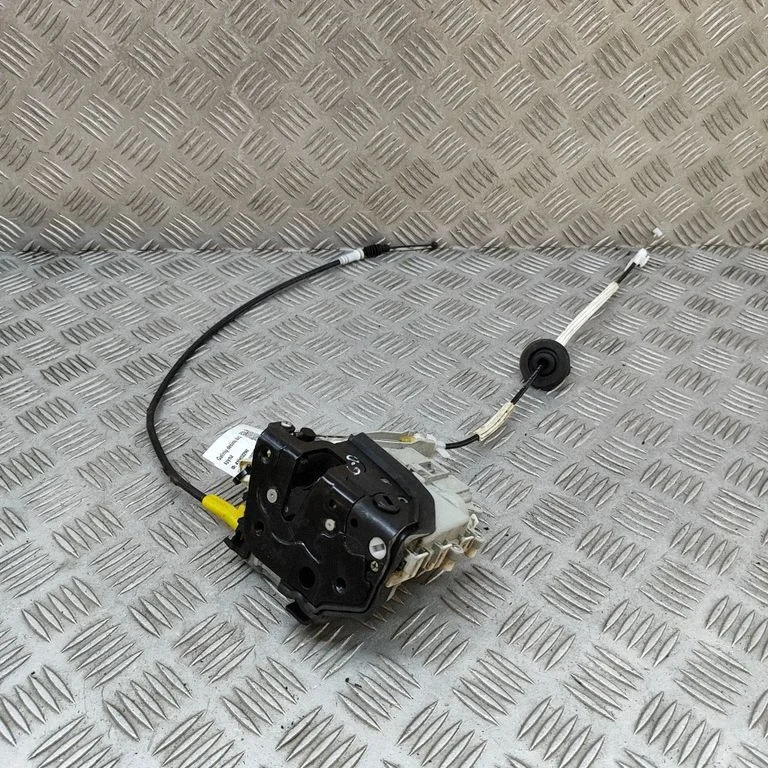 Rear door lock – Porsche Macan (95B) (2014-2018)