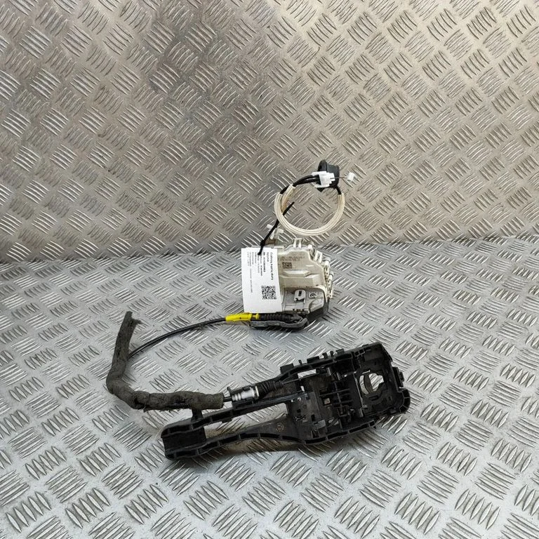 Aizmugurējo durvju slēdzene – Porsche Macan (95B) (2014-2018)