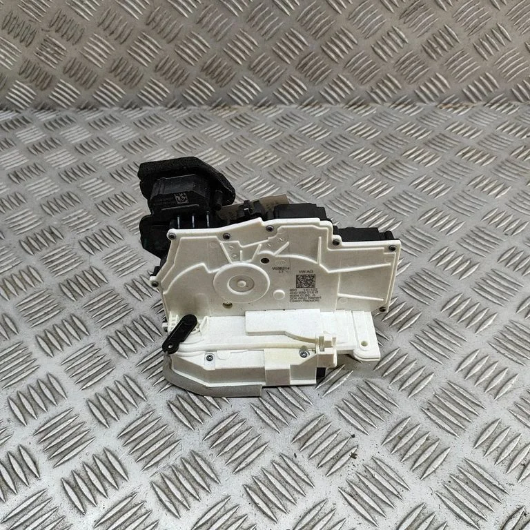 Rear door lock 4N0839016B
