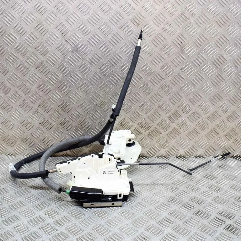Aizmugurējo durvju slēdzene 41356030