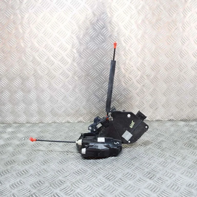 Aizmugurējo durvju slēdzene FK7224994AE