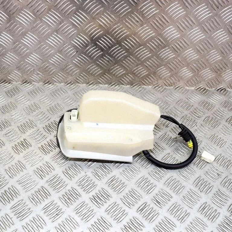 Zamek drzwi tylnych – Tesla Model Y (2020-)