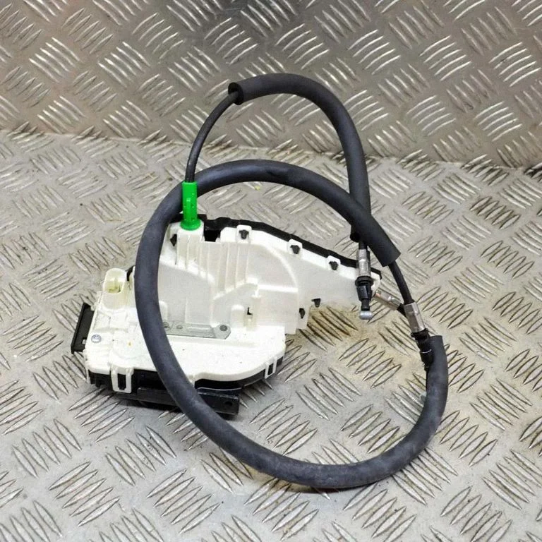 Aizmugurējo durvju slēdzene 670032946
