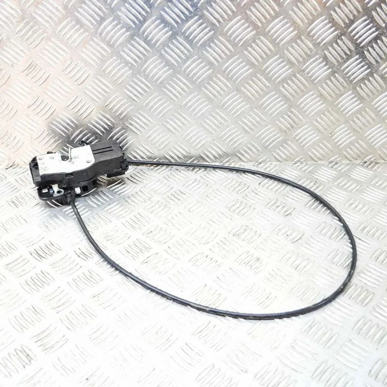 Rear door lock – left
