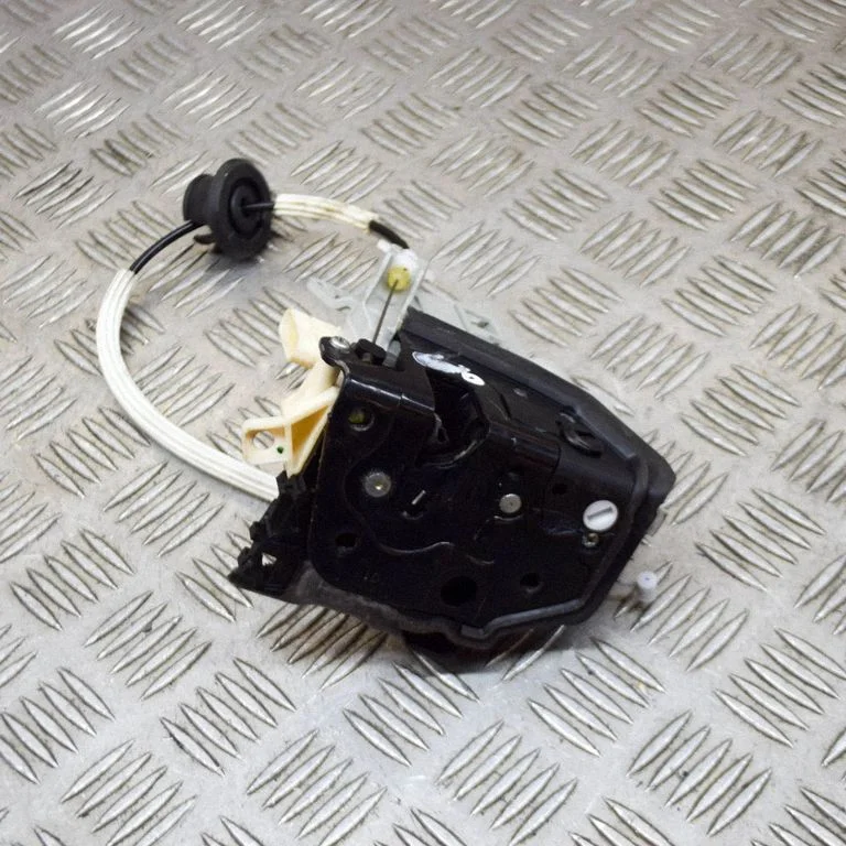 Rear door lock – Porsche Macan (95B) (2014-2018)