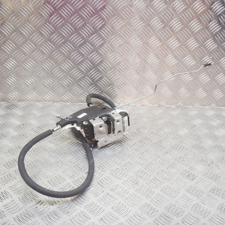 Rear door lock 68195790AA
