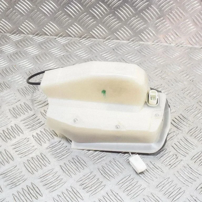 Aizmugurējo durvju slēdzene 106897000K