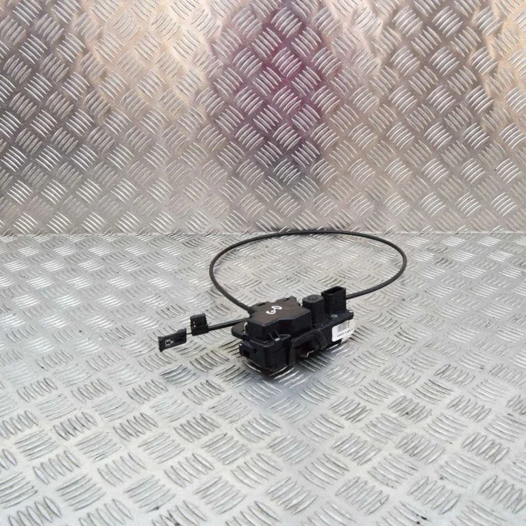 Rear door lock – Tesla Model S (2012-)