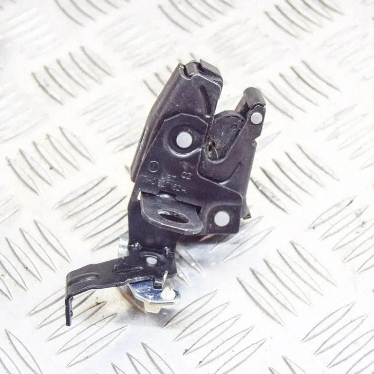 Rear door lock – Volkswagen Transporter - Caravelle T5 (2003-2015)