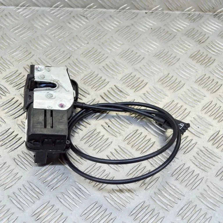 Rear door lock – Tesla Model S (2012-)