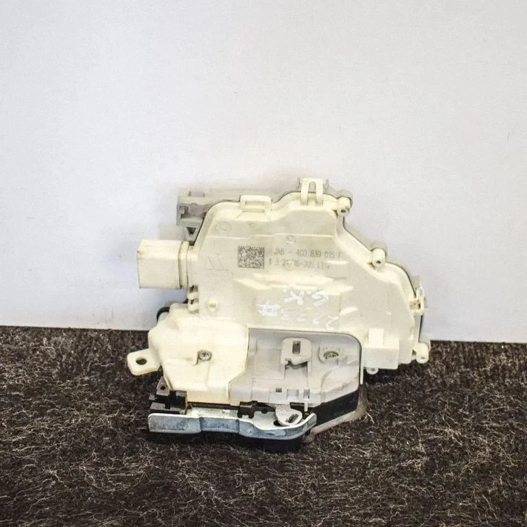 Aizmugurējo durvju slēdzene – Audi A4 S4 B9 (2015-2019)
